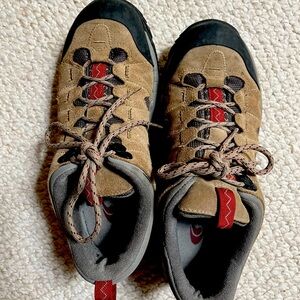 Merrell hiking shoes, men’s size 7.5 (women’s 9)